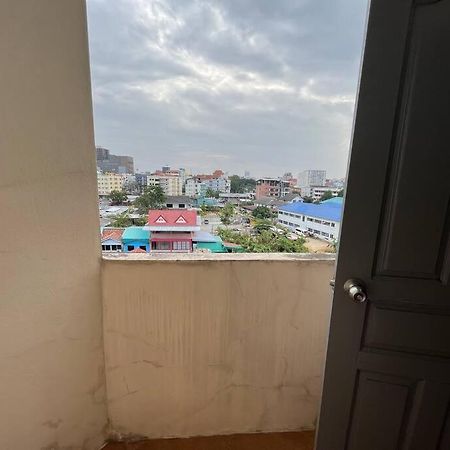 Rooftop Room In We Residence Pattaya Ngoại thất bức ảnh