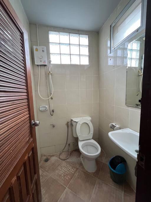 Rooftop Room In We Residence Pattaya Ngoại thất bức ảnh
